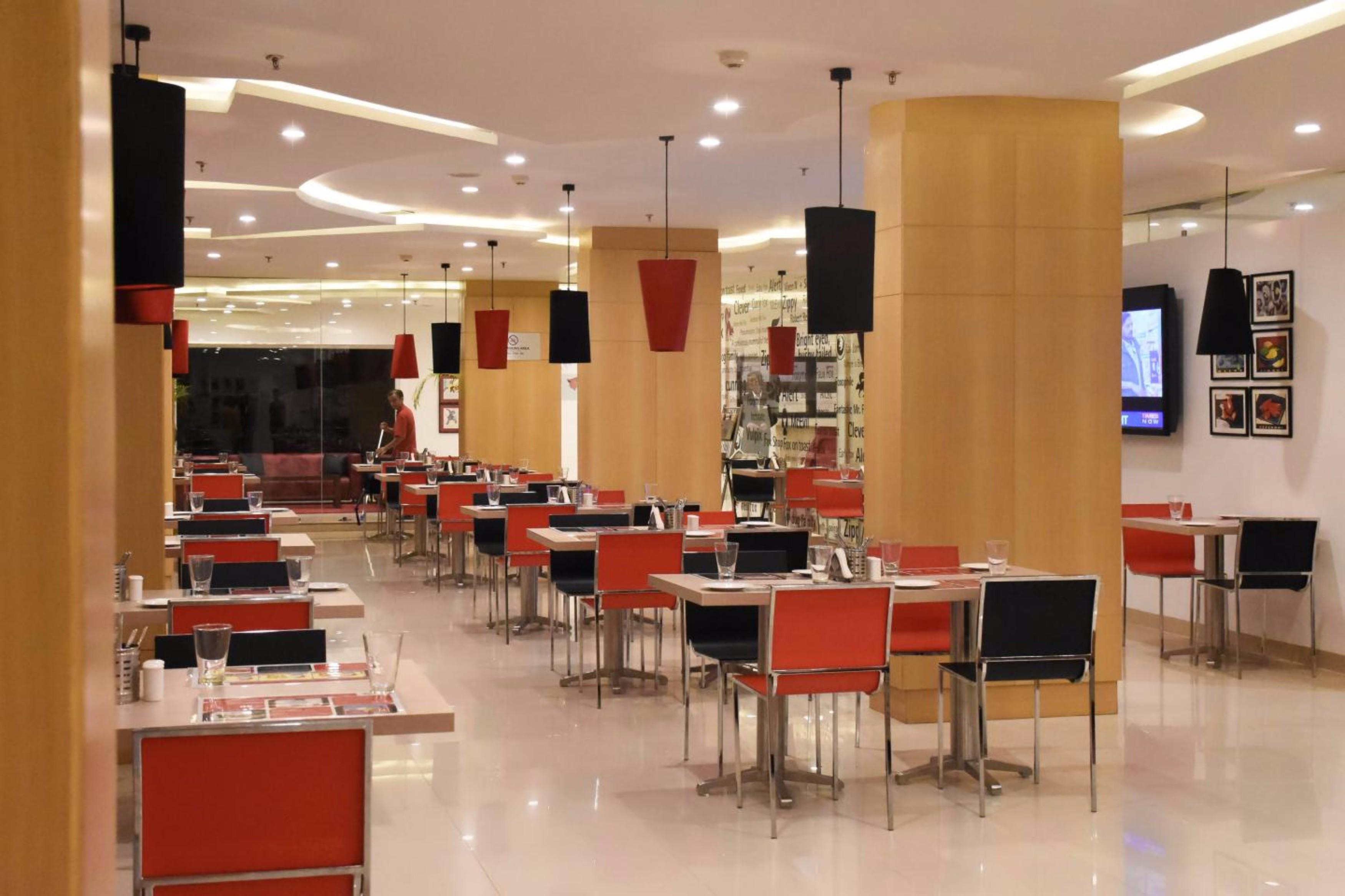 Red Fox Hotel, Чандигарх Экстерьер фото