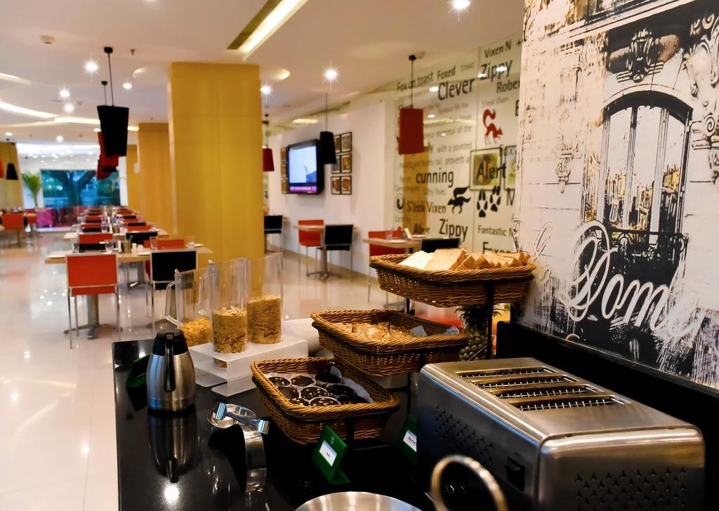 Red Fox Hotel, Чандигарх Экстерьер фото